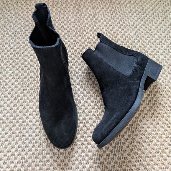 LA CANADIENNE Conner Waterproof Suede Chelsea Boots, Black, $498, NWOB - Picture 1 of 9